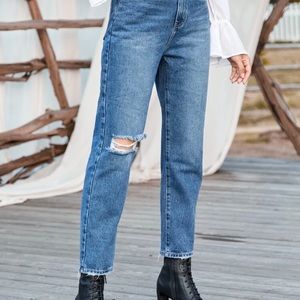 High Waited Ripped Jeans